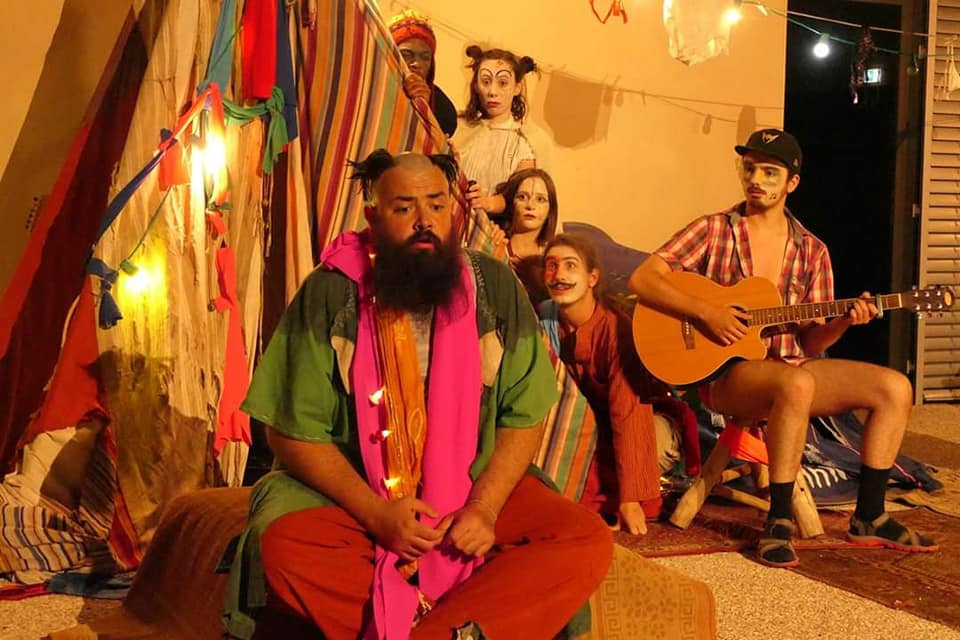 Sale destin pour les Crétins